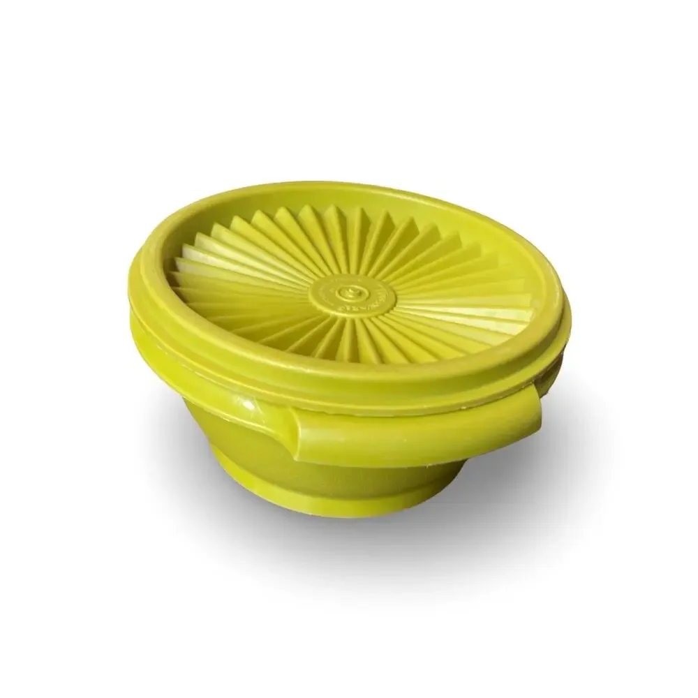 Tupperware Bowls LIds Avocado Green Set of 2 Nesting 840 841 1323 812 Vintage